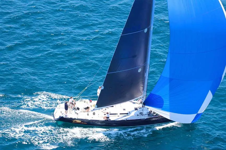 Velas de- regatas spinnakers de Ullman Sails