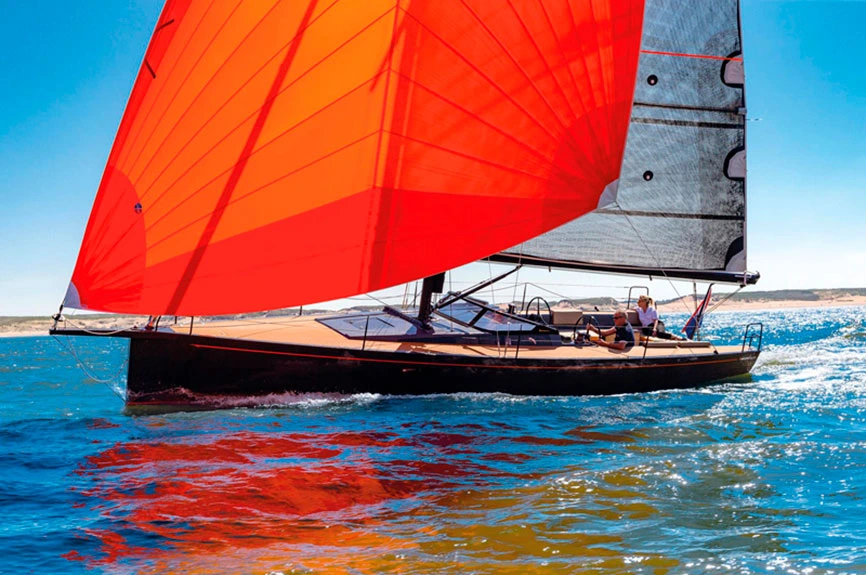 Velas de regatas de Ullman Sails