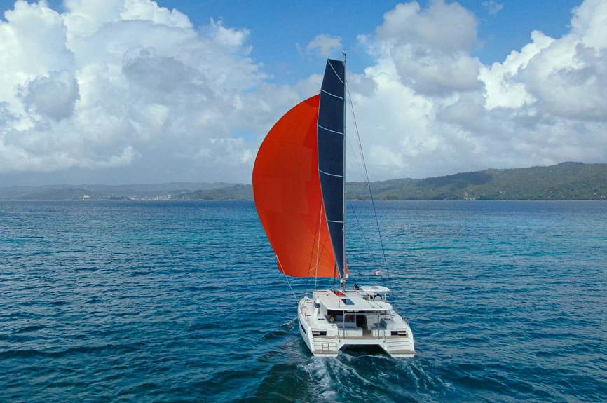 Velas serie multicascos de Ullman Sails